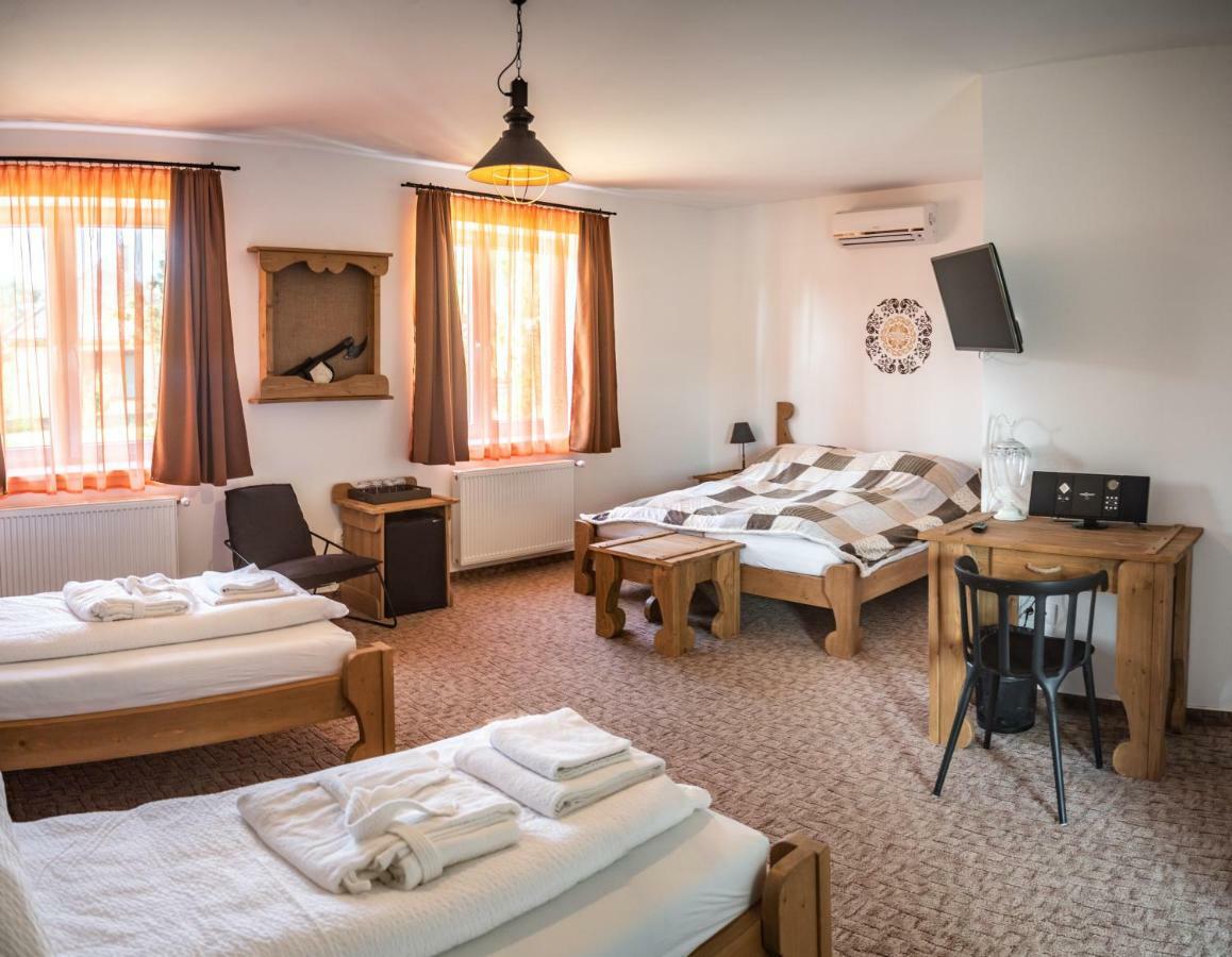 Szabolcs Vezér Panzió Bed and Breakfast Esterno foto